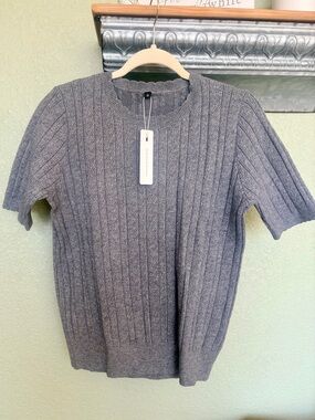 🩶NEW Gray🩶 Vintage style Short Sleeve  Knit Sweater